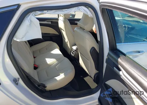 2015 Ford Fusion Hybrid Titanium из США, поврежденный, VIN 3FA6P0RU0FR293943